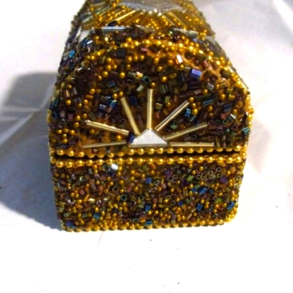 Handmade Multi color Jeweled & Seed Beads Beaded Trinket Box (3.5"x2"x2") - Picture 4 of 6